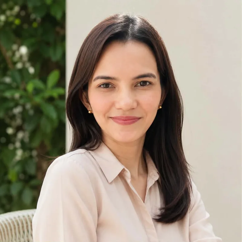 Leah, CMO at MarketDragon